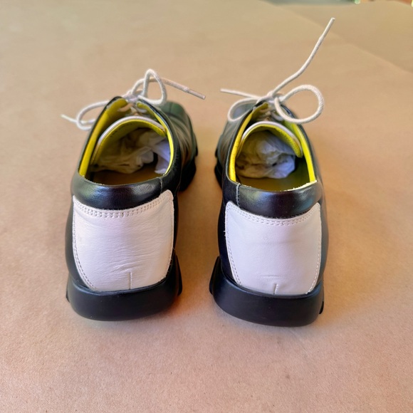 Donald Pliner Black & Cream Lug Sole Loafer size 7 - Picture 4 of 9